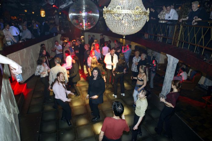 De dansvloer van de bekende Hollywood-disco te Rotterdam tijdens de laatste avond in 2014.