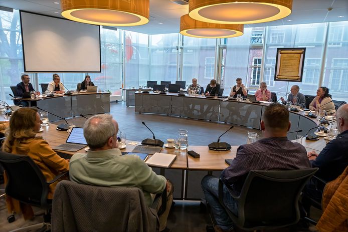 Een eerdere bijeenkomst van de Geertruidenbergse politiek.
