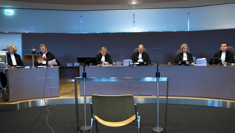 Een rechtszaak in Maastricht: de leden van de rechtbank tijdens de regiezitting van de Valkenburgse zedenzaak. Beeld ANP