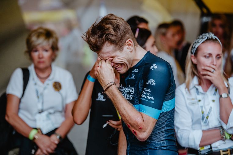 Ontzetting bij wielerploeg Novo Nordisk na de fatale crash van Bjorg Lambrecht.  Beeld BELGA