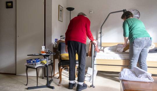 ‘Als je zo blijft doen, kom ik niet meer’: psychisch geweld is de meest gemelde vorm van ouderenmishandeling