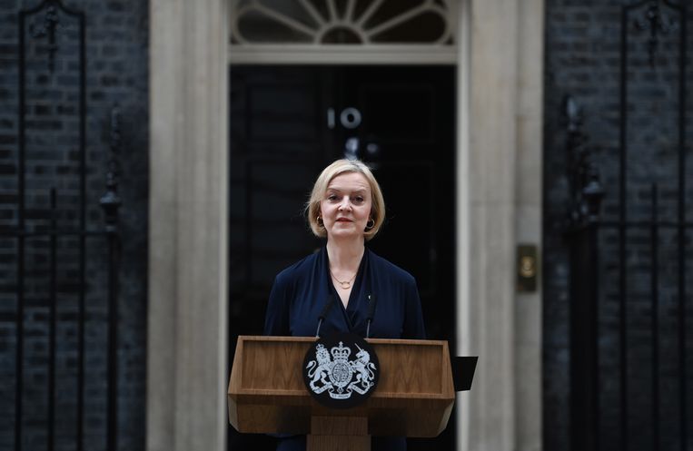 Liz Truss nam op 25 oktober van dit jaar afscheid van Downing Street. Met 44 dagen was ze de kortst zittende Britse premier ooit. Beeld ANP / EPA