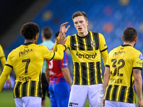 LIVE | DVS'33 kijkt halverwege eerste helft tegen een 1-0 achterstand aan tegen Vitesse