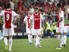 Ajax geeft uitzege op Standard Luik weg in blessuretijd