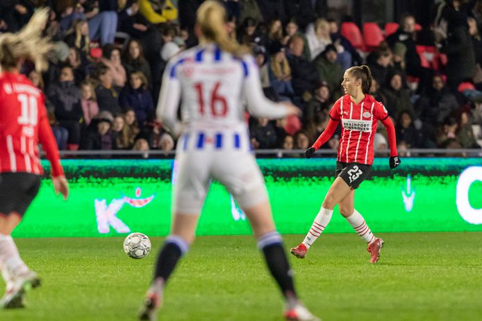 Amy Harrison van PSV.
