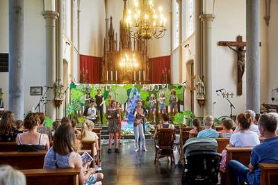 Kerk in Haren blijft open, maar de vaste eucharistievieringen stoppen: ‘Kerkbezoek echt te laag’