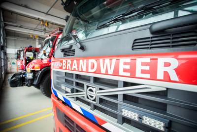 Brandweer voorkomt dat schuurbrand in Hooge Mierde overslaat op andere gebouwen