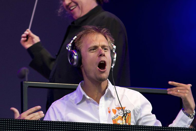 DJ Armin van Buuren draaide op de kop van het Java-eiland tijdens de rondvaart van de nieuwe koning Willem-Alexander Beeld ANP Kippa