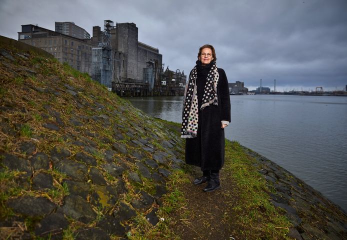 Portret van architect Francine Houben bij Maashaven.
