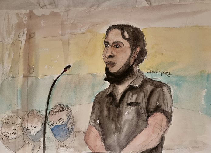 Un croquis d'artiste montre Salah Abdeslam, l'un des accusés, qui est largement considéré comme le seul membre survivant du groupe soupçonné d'avoir perpétré les attentats de novembre 2015 à Paris, lors du premier jour du procès au palais de justice de Paris sur l'île de la Cité à Paris, en France, le 8 septembre 2021.