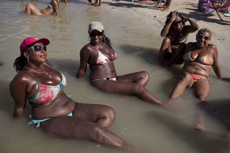 of Chemicaliën bloemblad Nu ook bikini's voor vrouwen met 'maatje meer' in Brazilië | De Morgen