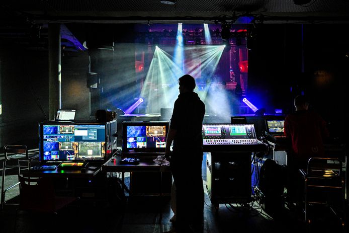 Tijdens Life on Stage hielden 13 theaters en poppodia in Zeeland en Brabant een open dag om jongeren te laten zien wat het vak van technicus inhoudt.