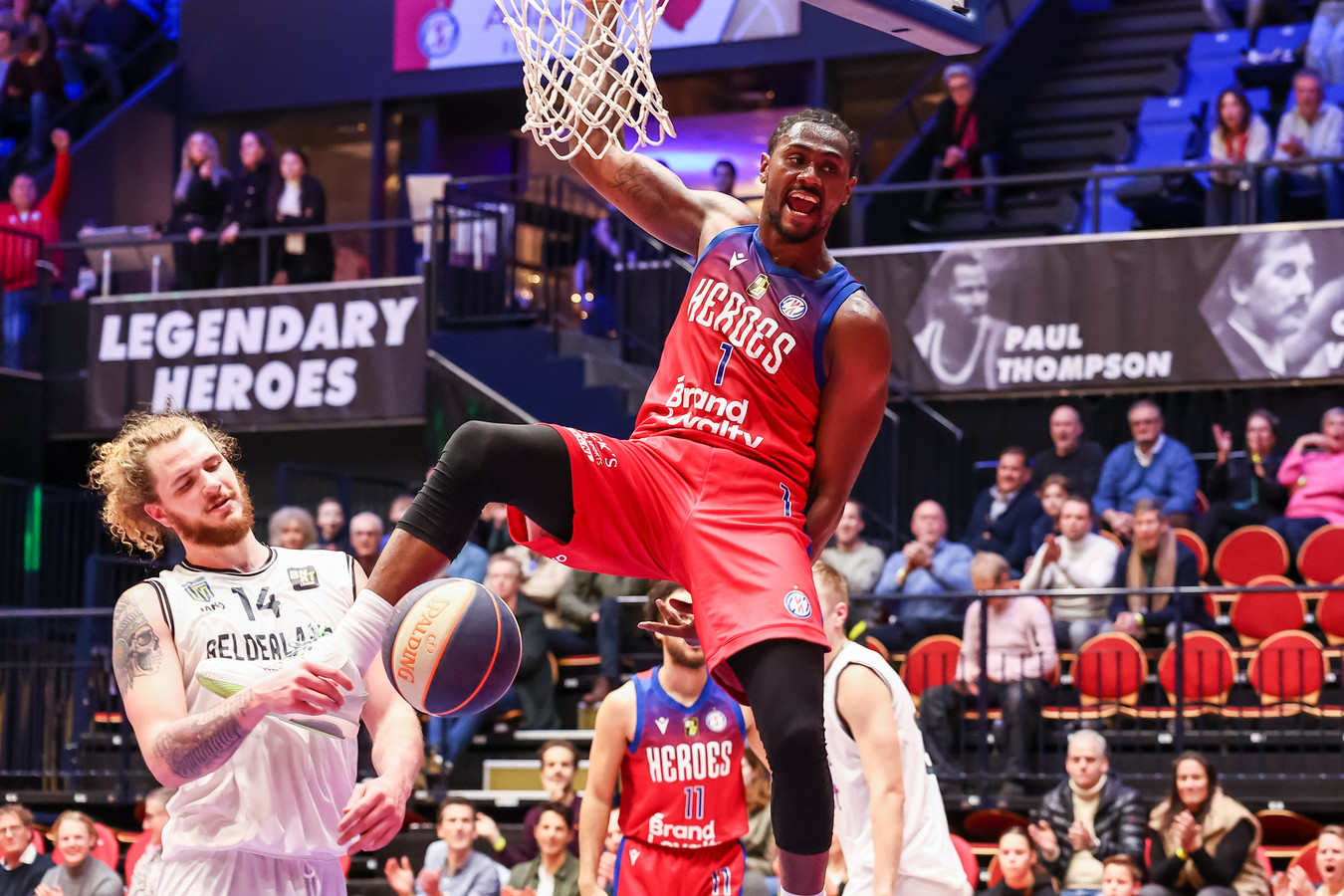 Heroes Den Bosch speler Donte Thomas tijdens de wedstrijd Heroes - Yoast United.