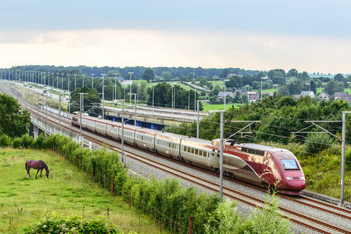 Nederlanders en Belgen overwegen vaker de trein als vervoermiddel naar Europese bestemmingen.