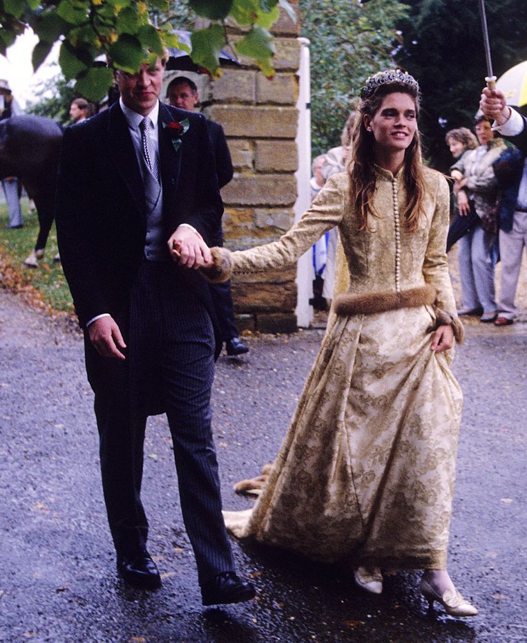 Graaf Charles en lady Victoria bij hun huwelijksceremonie in 1989. Beeld Getty Images