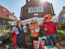 Afdingen? Als de marktgangers in Warnsveld horen wat Herman met de opbrengst doet, geven ze juist te veel geld