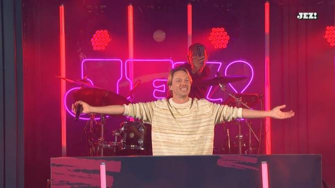 LIVE. Na knallende optredens van Regi en Maksim Stojanac, gaat feestje verder op JEZ!-boot  