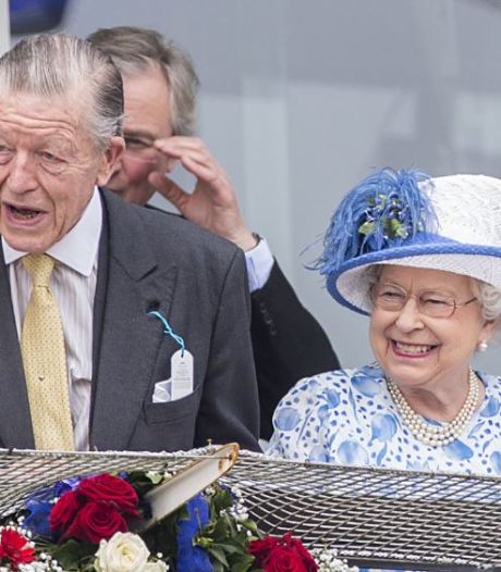 Trouwe adviseur Queen Elizabeth overlijdt op dag dat prins Philip wordt begraven