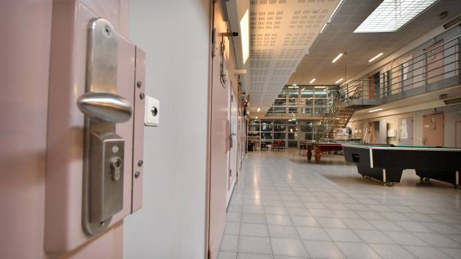 Alarmfase in gevangenis Zutphen vanwege verdacht pakketje