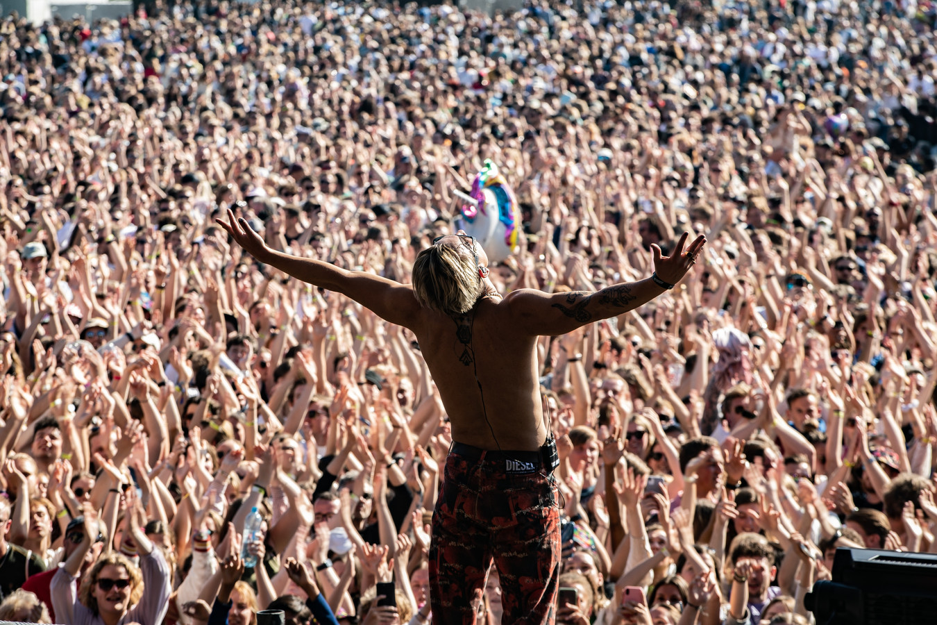 De Haagse formatie Goldband trad dit jaar op tijdens de 40e editie van Parkpop op het Haagse Malieveld.