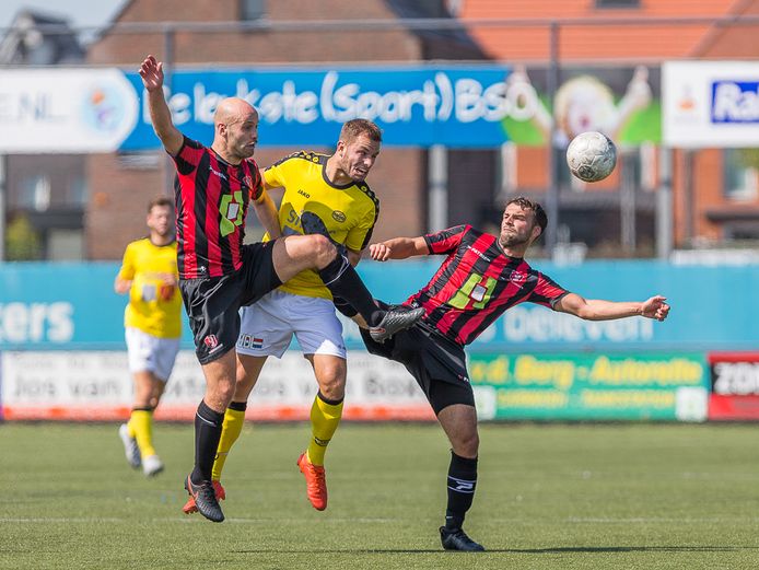Een moment uit de wedstrijd OJC Rosmalen - UNA van zondagmiddag.
Foto: Peter van Gogh
