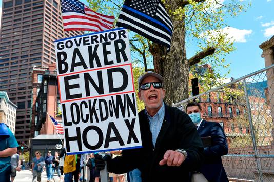 Betogers in de Amerikaanse stad Boston protesteren tegen de lockdown. 