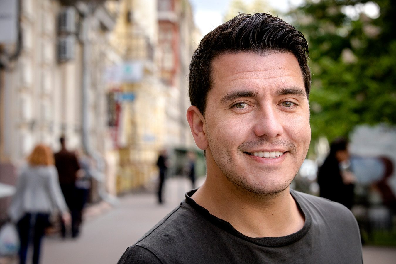 Snotterende Jan Smit zegt concert af wegens stemproblemen | Foto | AD.nl