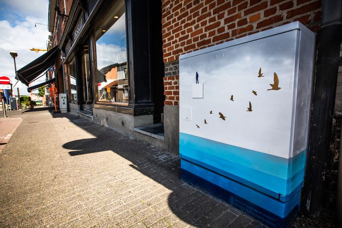 Always take the high road in de Hoogstraat van Gwen Rotsaert en Joris Lacroix.