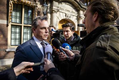 Harbers mag vanaf 1 mei geen verblijfsvergunning meer toekennen aan schrijnende gevallen