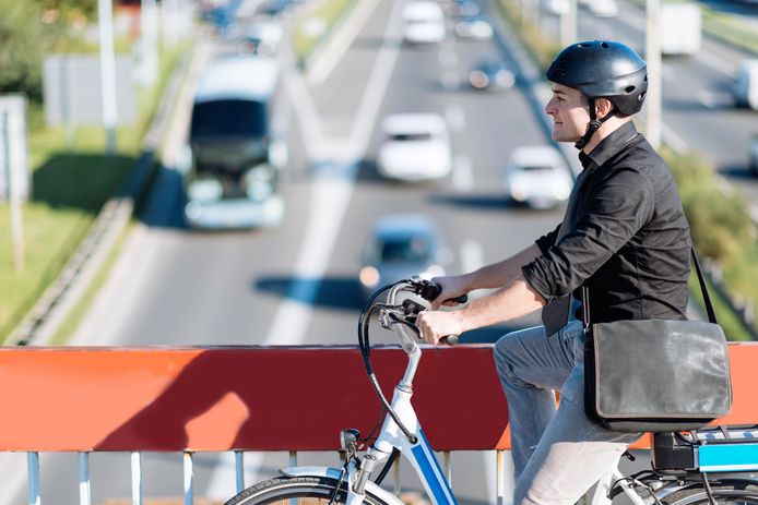 De federale regering verhoogt de fietsvergoeding voor wie van en naar het werk fietst.