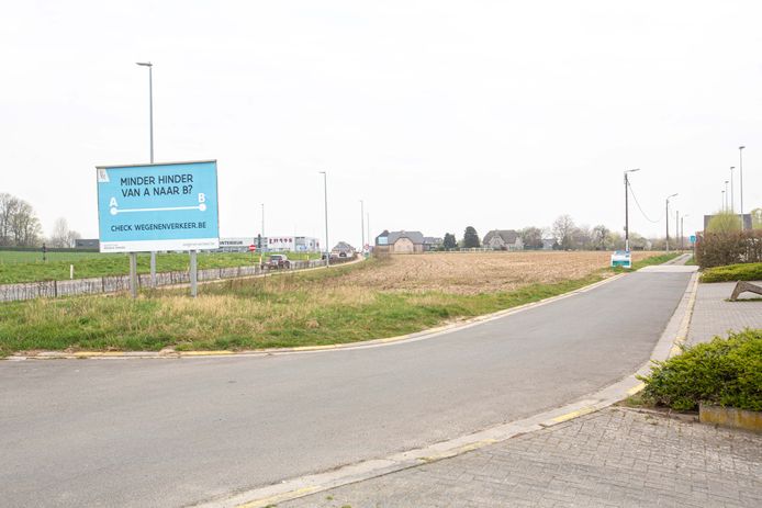 De KMO-zone komt onder meer langs de Ninoofsesteenweg in de omgeving van het kruispunt Belle Alliance.