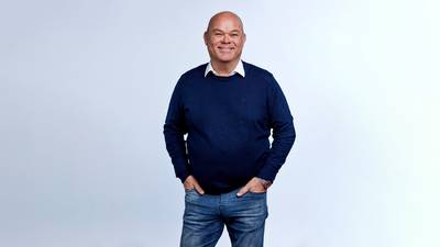 Paul de Leeuw gaat met live theatershow concurrentie met Songfestival aan