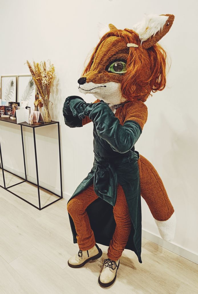 Onafhankelijk Sceptisch Bestudeer Mama uit Harelbeke maakt zelf kostuum van Foxy Lady | Harelbeke | hln.be