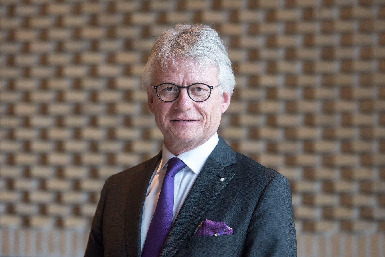 Commissaris van de Koning Berends uit quarantaine na besmetting met corona Foto gelderlander.nl