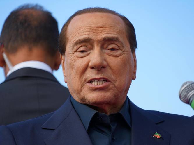 Toestand Berlusconi stabiel: oud-premier kreeg dubbele longontsteking door corona