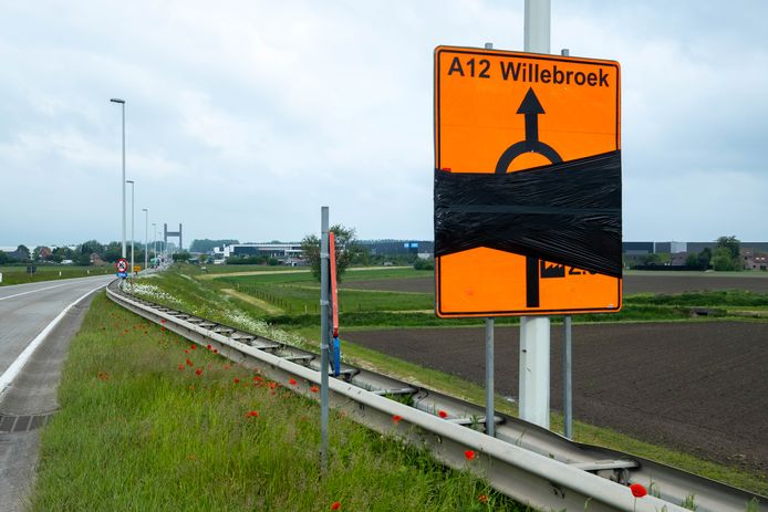 WILLEBROEK De werken aan het rondpunt op de N16 ter hoogte van de Blaasveldstraat