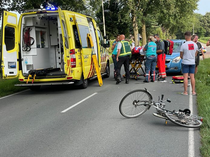 Fietser zwaargewond bij ongeluk in Lierop.