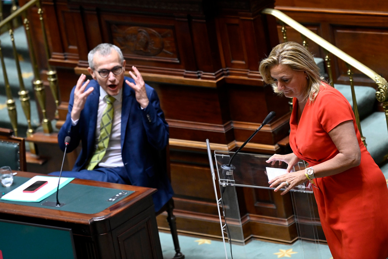 Le ministre Vandenbroucke et la députée N-VA Kathleen Depoorter à la Chambre, en juin dernier.