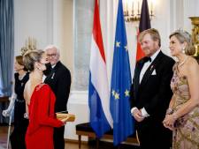 Sylvie Meis begroet Willem-Alexander en Máxima bij staatsbanket in Duitsland