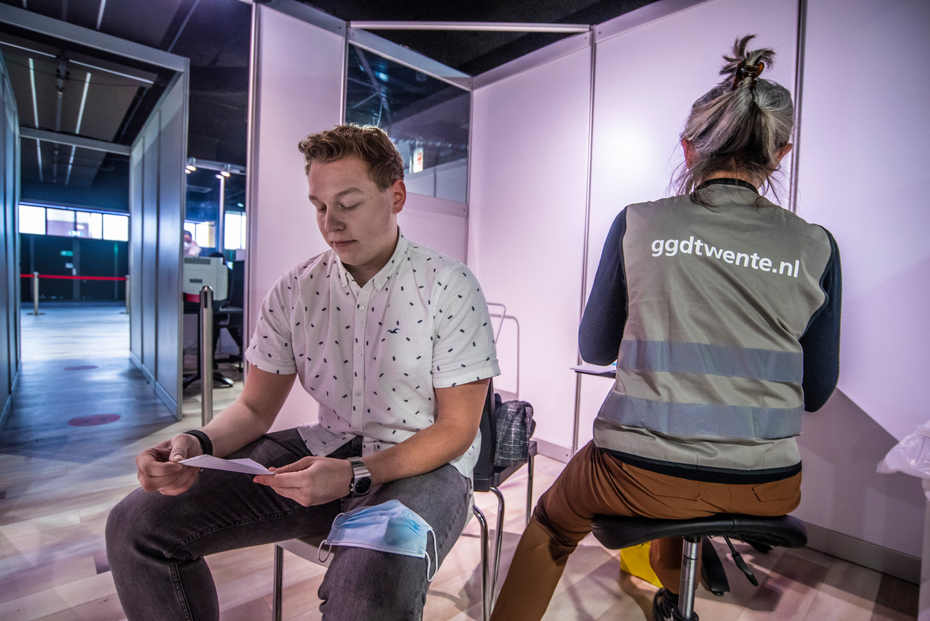 Bijna 600 Twentse jongeren haalden alsnog de HPVprik Foto tubantia.nl