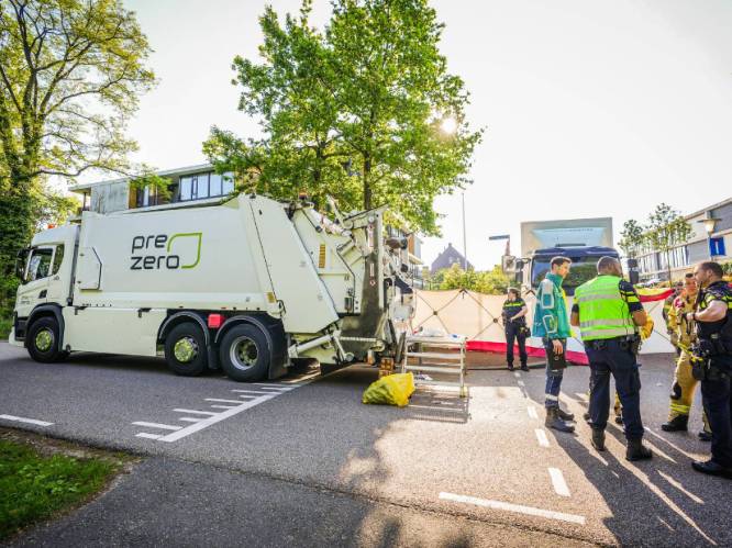 Nederlander komt terecht in vuilniswagen en raakt zwaargewond