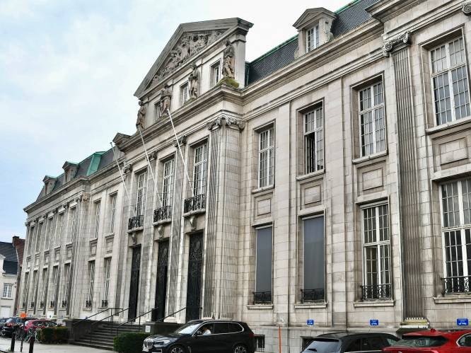 Man moet drie weken rechtop slapen na vechtpartij aan jeugdhuis op nieuwjaarsdag
