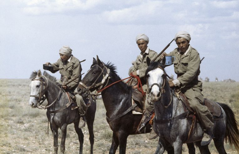 Harki-strijders in Algerije, in 1959, tijdens de oorlog. Beeld Gamma-Rapho via Getty Images