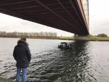 Politieduikers vinden geen stoffelijke resten in Schelde-Rijnkanaal bij zoekactie