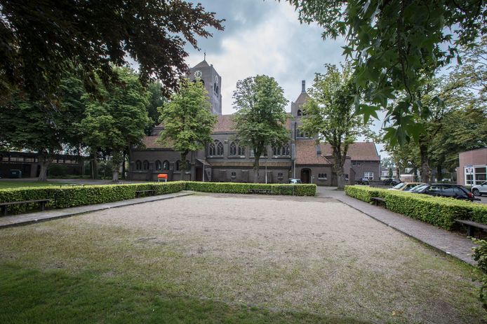 De Sint-Bernadettekerk in Spoordonk, die in de loop van komend jaar aan de eredienst wordt onttrokken.