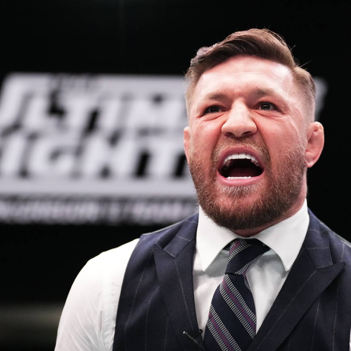 Kooivechter Conor McGregor keert na drie jaar afwezigheid terug in UFC arena Vechtsport AD