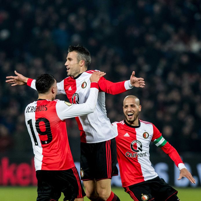 De derde goal van Feyenoord tegen Groningen, de eerste van Robin van  Persie sinds zijn terugkeer.