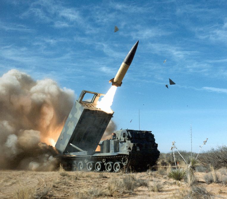 ATACMS-raketten worden ook door het Himars-systeem afgevuurd, maar zijn zwaarder en hebben een groter bereik dan de 'standaardraketten’. Beeld Lockheed Martin