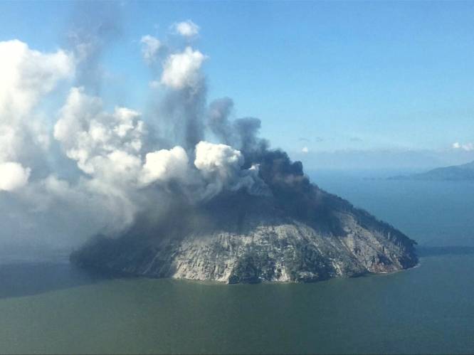 Evacuaties nadat vulkaan uitbarst op eilandje voor de kust van Papoea-Nieuw-Guinea