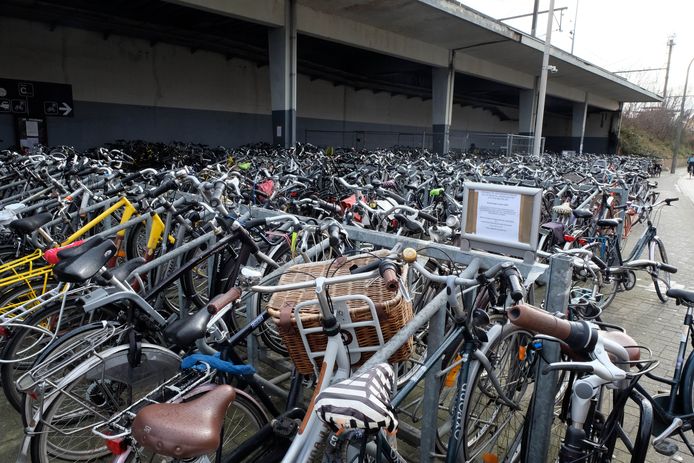 MECHELEN - De fietsenstalling aan het station van Mechelen.